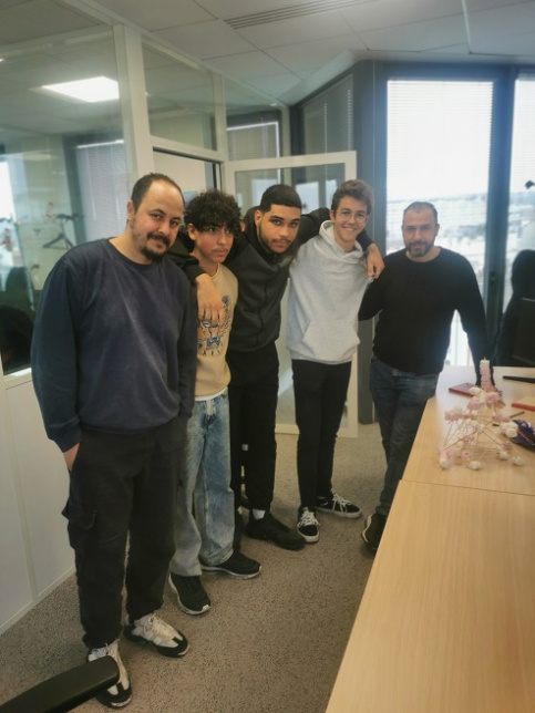 Jeunes et formateurs ensemble