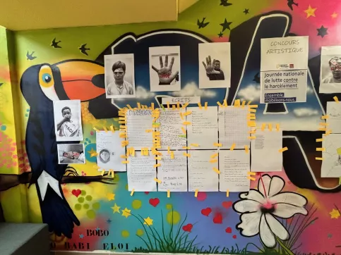 Dessins contre le harcèlement scolaire