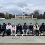Jeunes devant El Parque del Retiro